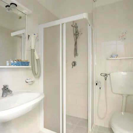 Hiki 3 Superior 3* Μπιμπιόνε