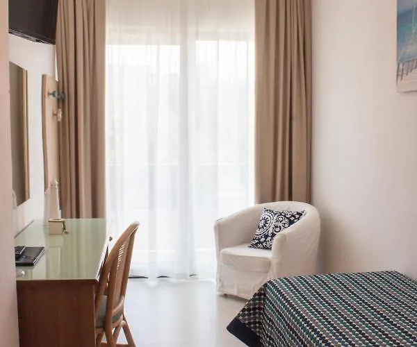 Hiki 3 Superior Hotell